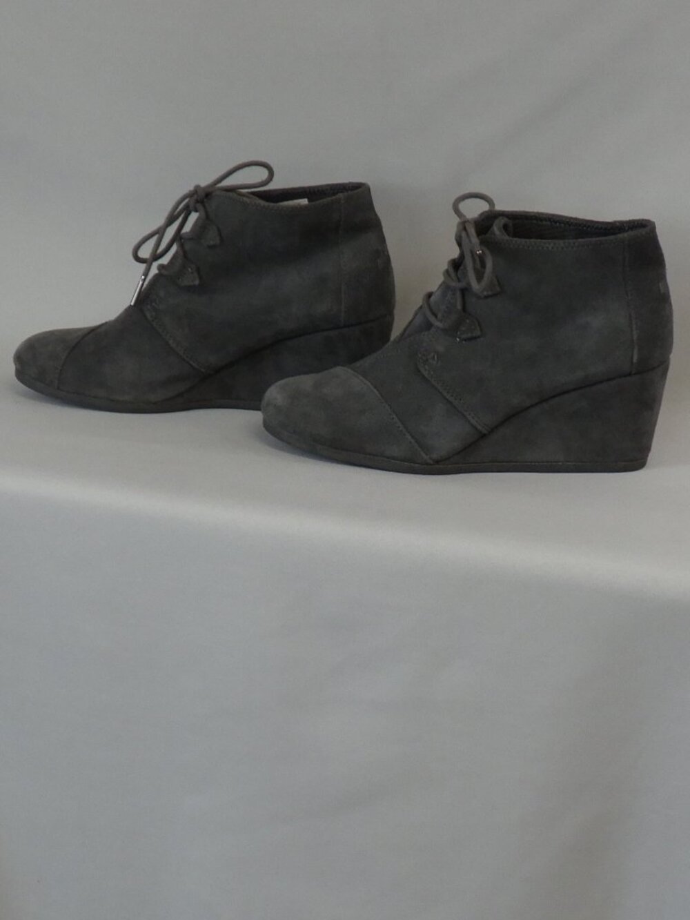 Tom's Women's Kala Desert Gray Wedge Booties  S25